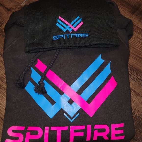 Clothing brand is called spitfire - Picture 9 of 13